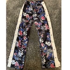 Floral snap side pants